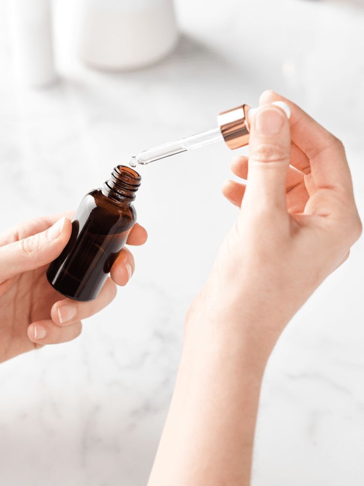 زيت شجرة الشاى - tea tree oil