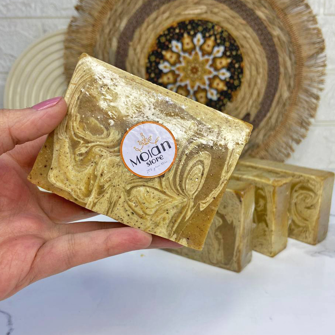 صابونة الكركم و لبن اللوز